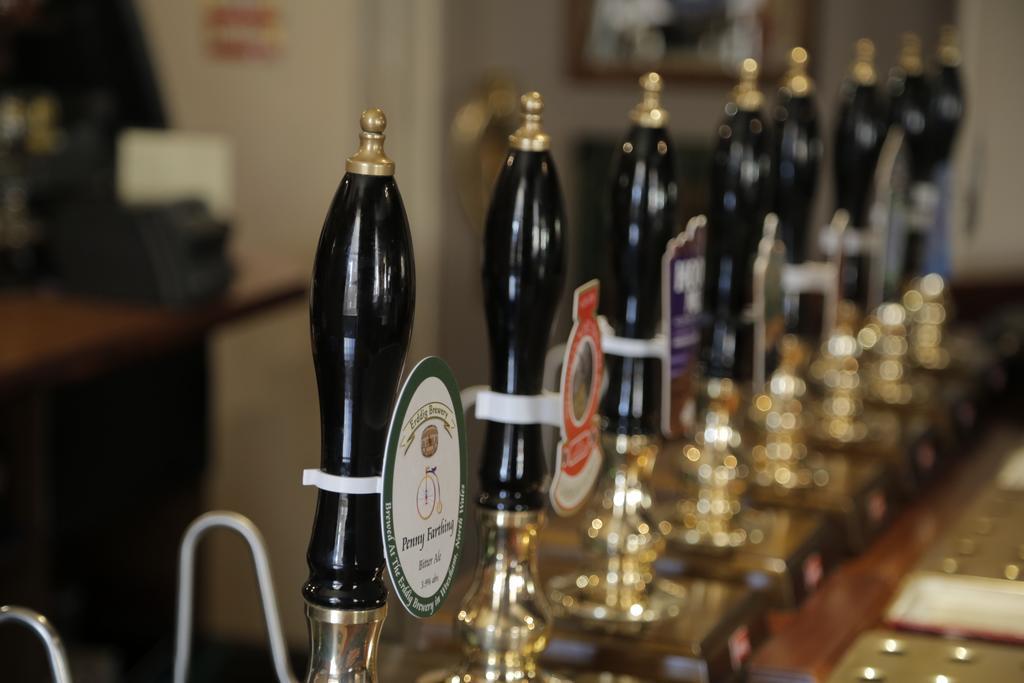 Hanmer Arms Esterno foto