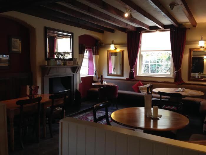 Hanmer Arms Esterno foto